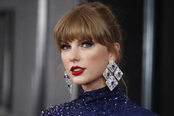 Diserang AI, SAG-AFTRA Berdiri di Belakang Taylor Swift 