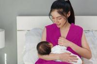 Jika Ibu Bekerja, Berapa Banyak ASI Yang Harus Diperah Untuk Bayi?