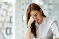 Tak Cuma Mengganggu Emosi, Stres Juga Bikin Punggung Sakit